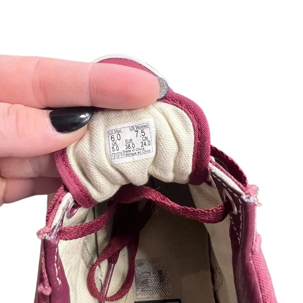 VANS Old Skool Burgundy Canvas Unisex Lace-Up‎ Sneakers Men's 6/Women's 7.5